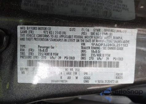 2016 Ford Focus Titanium z USA, uszkodzony, nr VIN 1FADP3J28GL251183